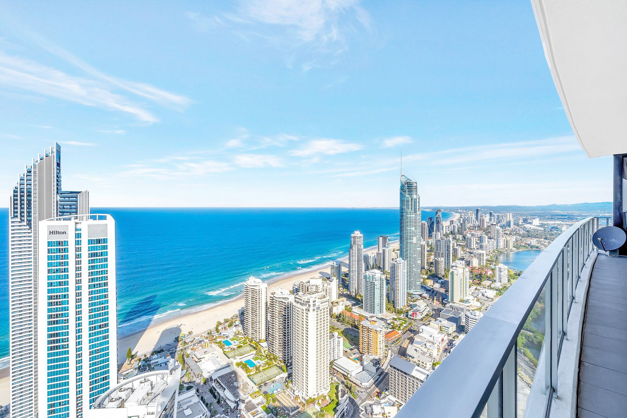 Circle on Cavill– 5 Bed Family Sub Penthouse Ocean — image 2
