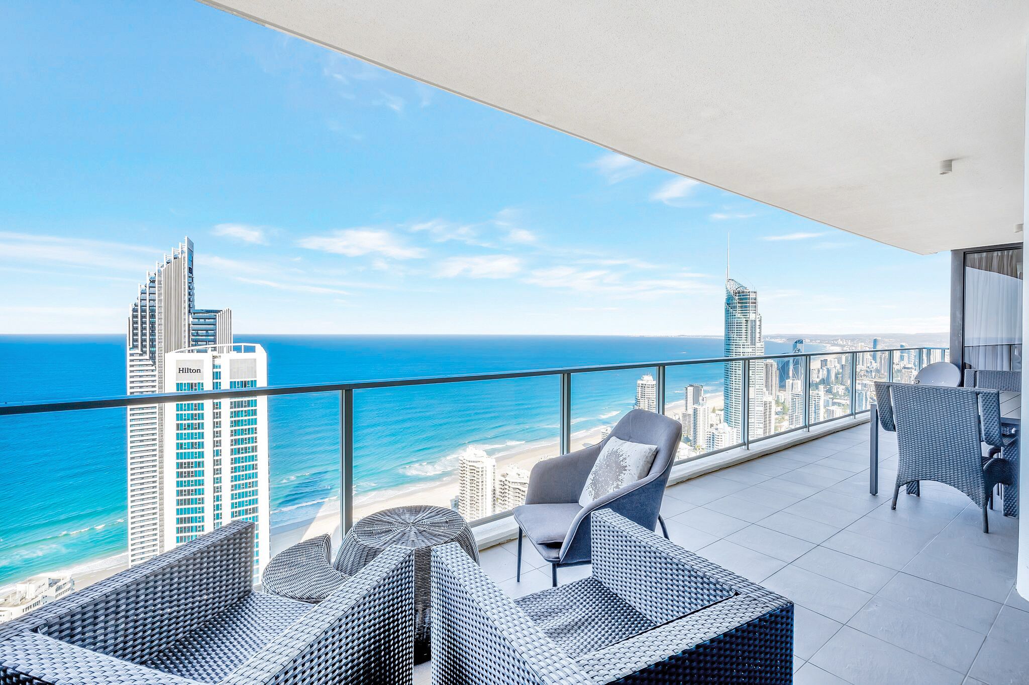 Circle on Cavill– 5 Bed Family Sub Penthouse Ocean — image 14