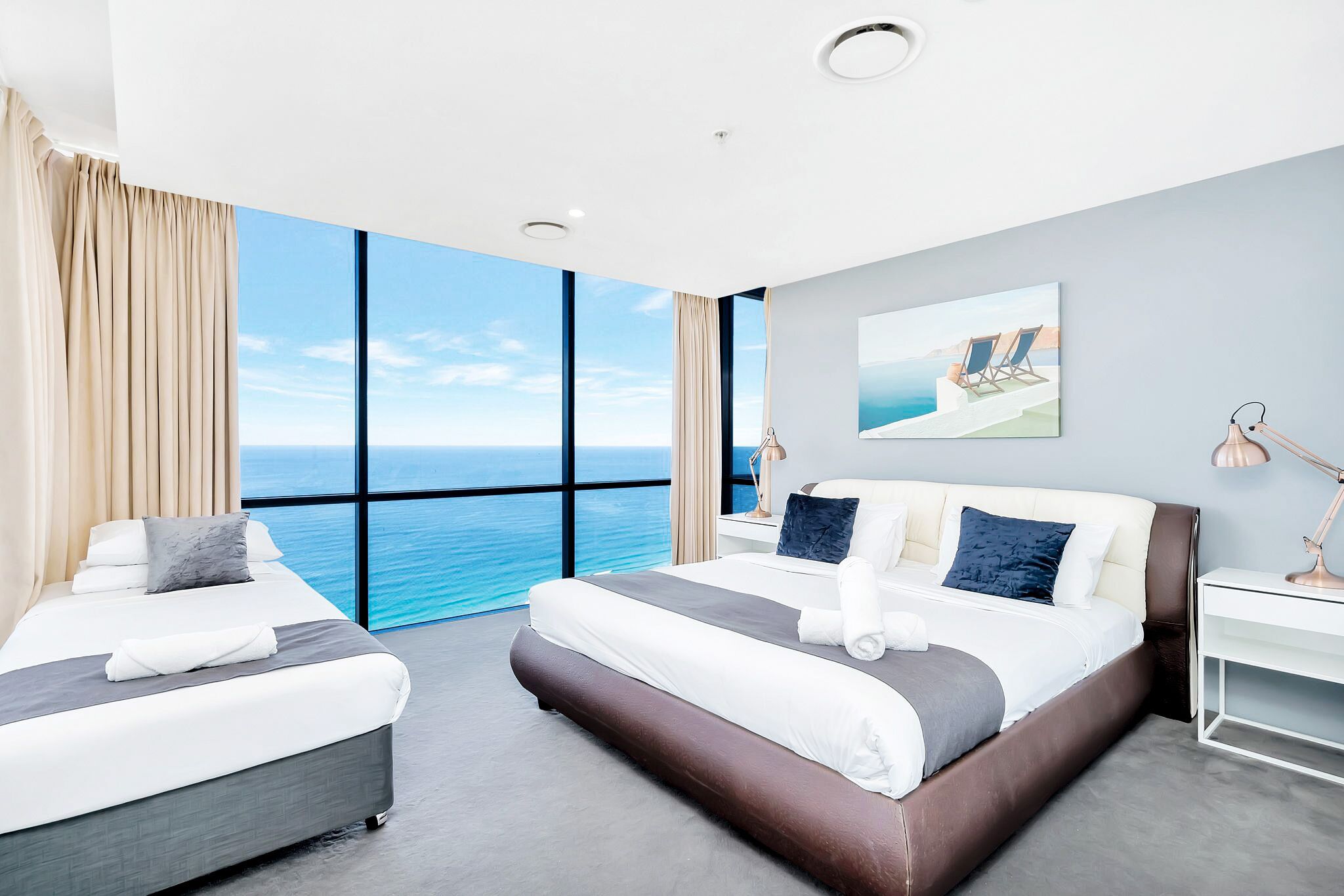 Circle on Cavill– 5 Bed Family Sub Penthouse Ocean — image 11