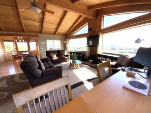 View of living room, lots of light, great views