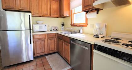 Cozy Cottage with Beach Access (1689)