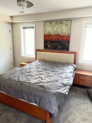 3 chambres, fer et planche à repasser, accès au Wi-Fi (inclus)