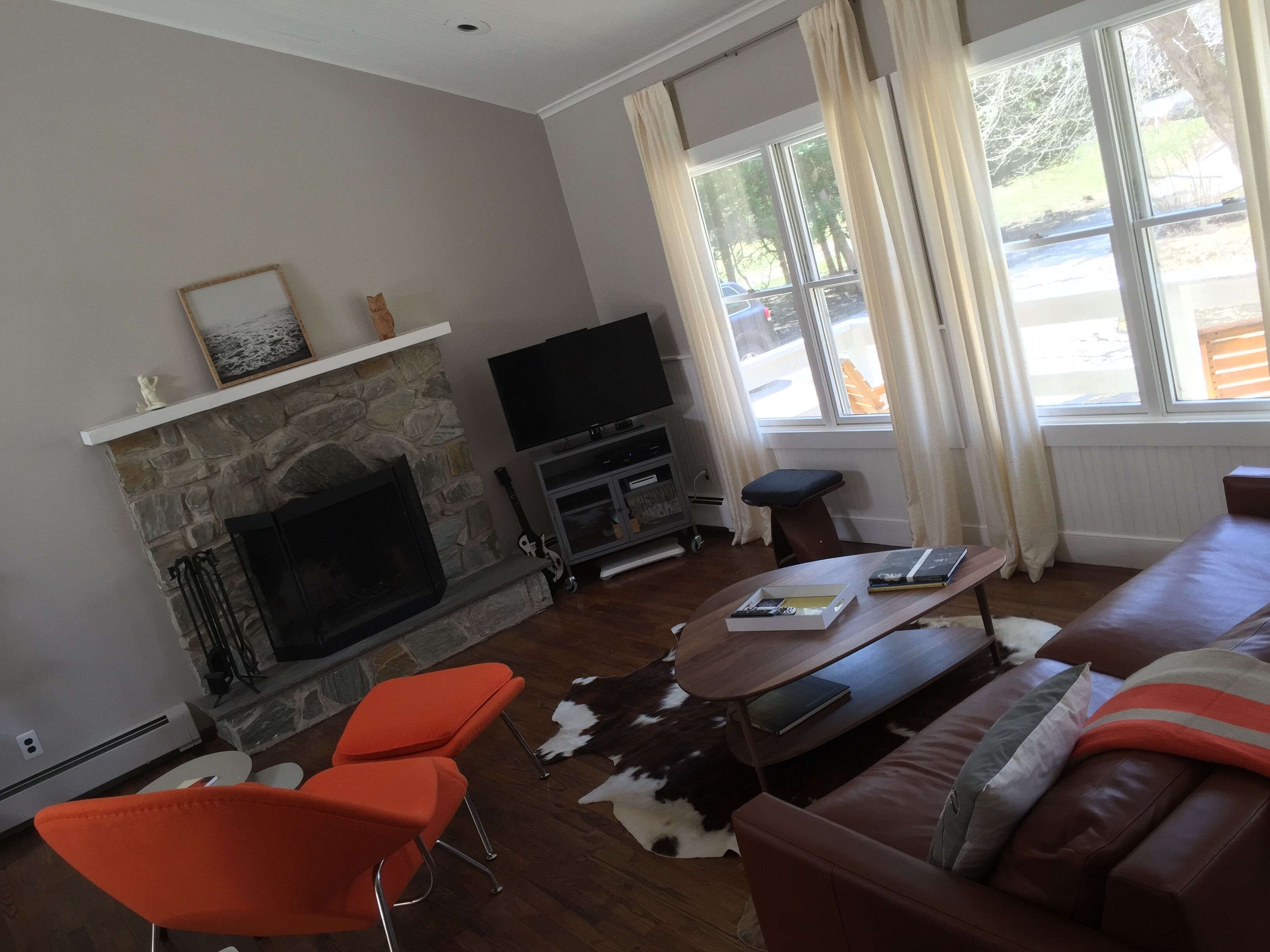 NEWLY RENOVATED WITH POOL, HOT TUB, AND FIREPLACE!   