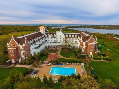Montauk Mansion INDOOR + OUTDOOR POOLS