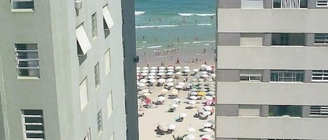 Plage à proximité, chaises longues