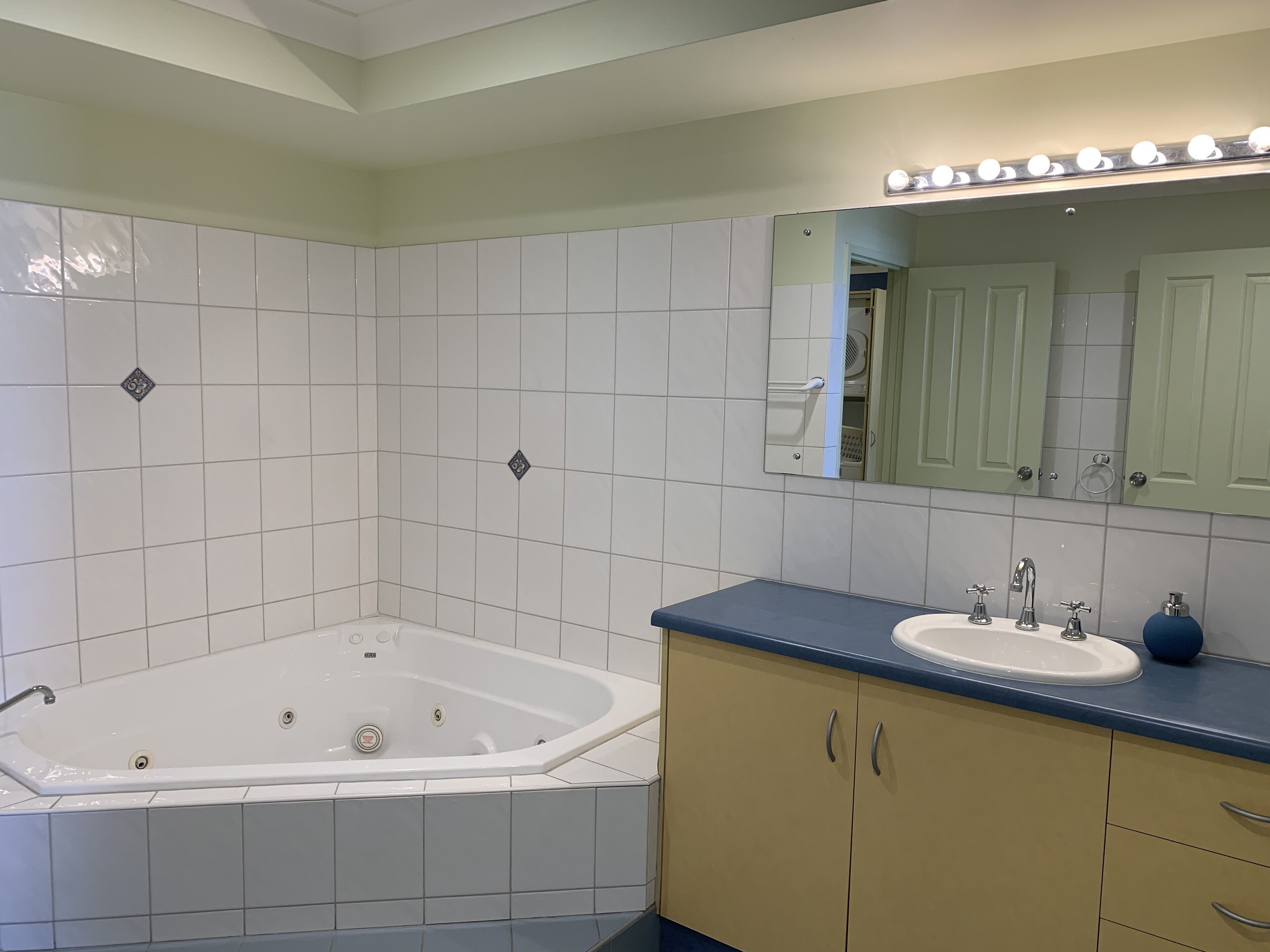 Moana Beach Apartment  - The Esplanade — image 16