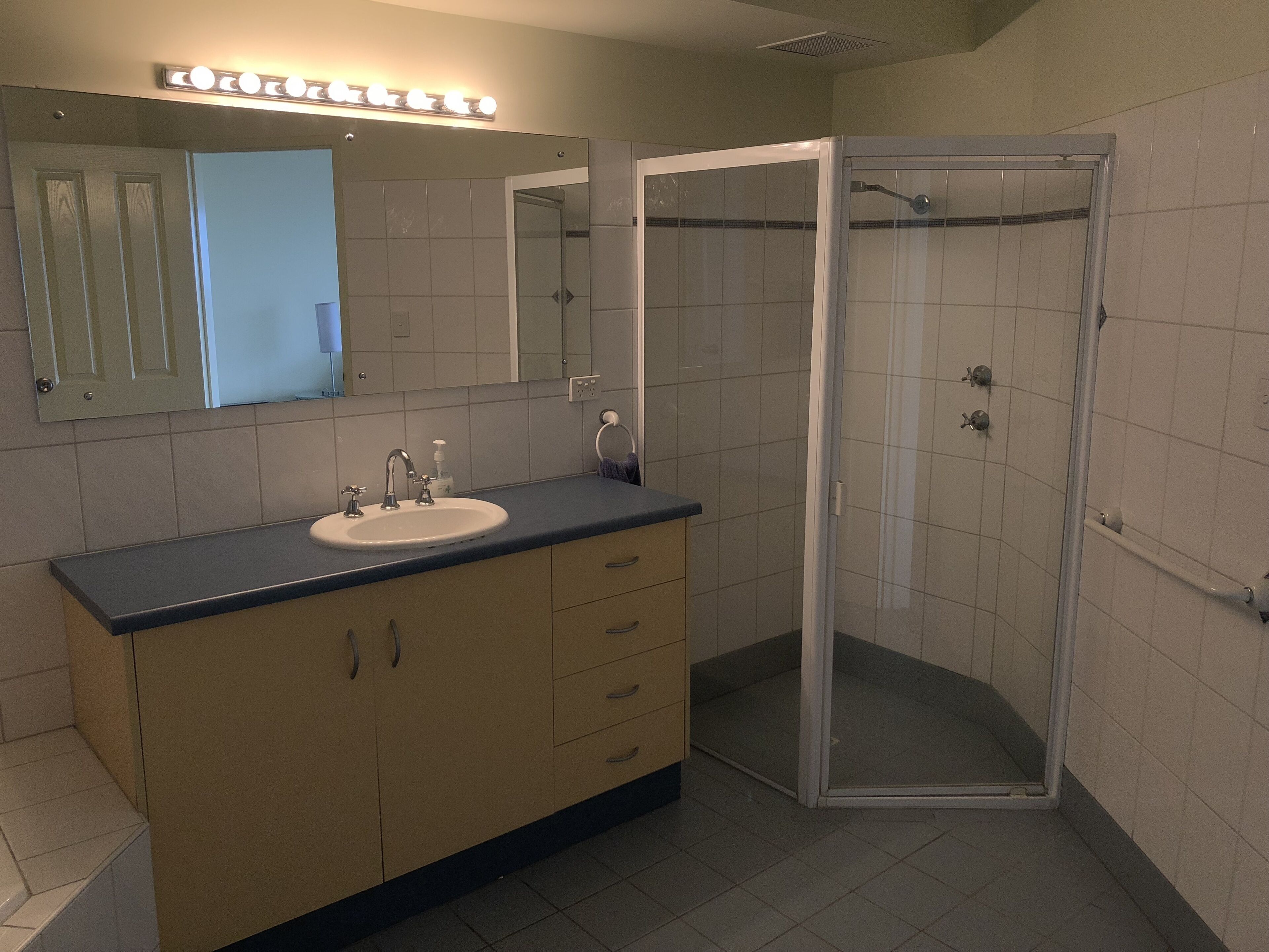 Moana Beach Apartment  - The Esplanade — image 15