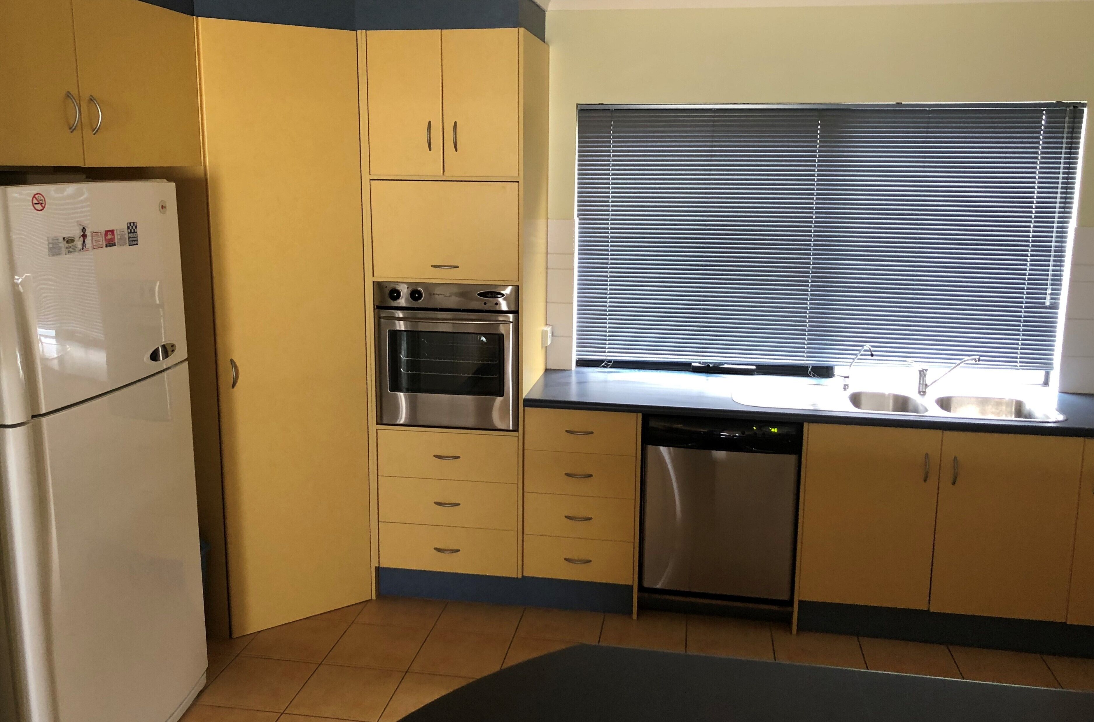 Moana Beach Apartment  - The Esplanade — image 10