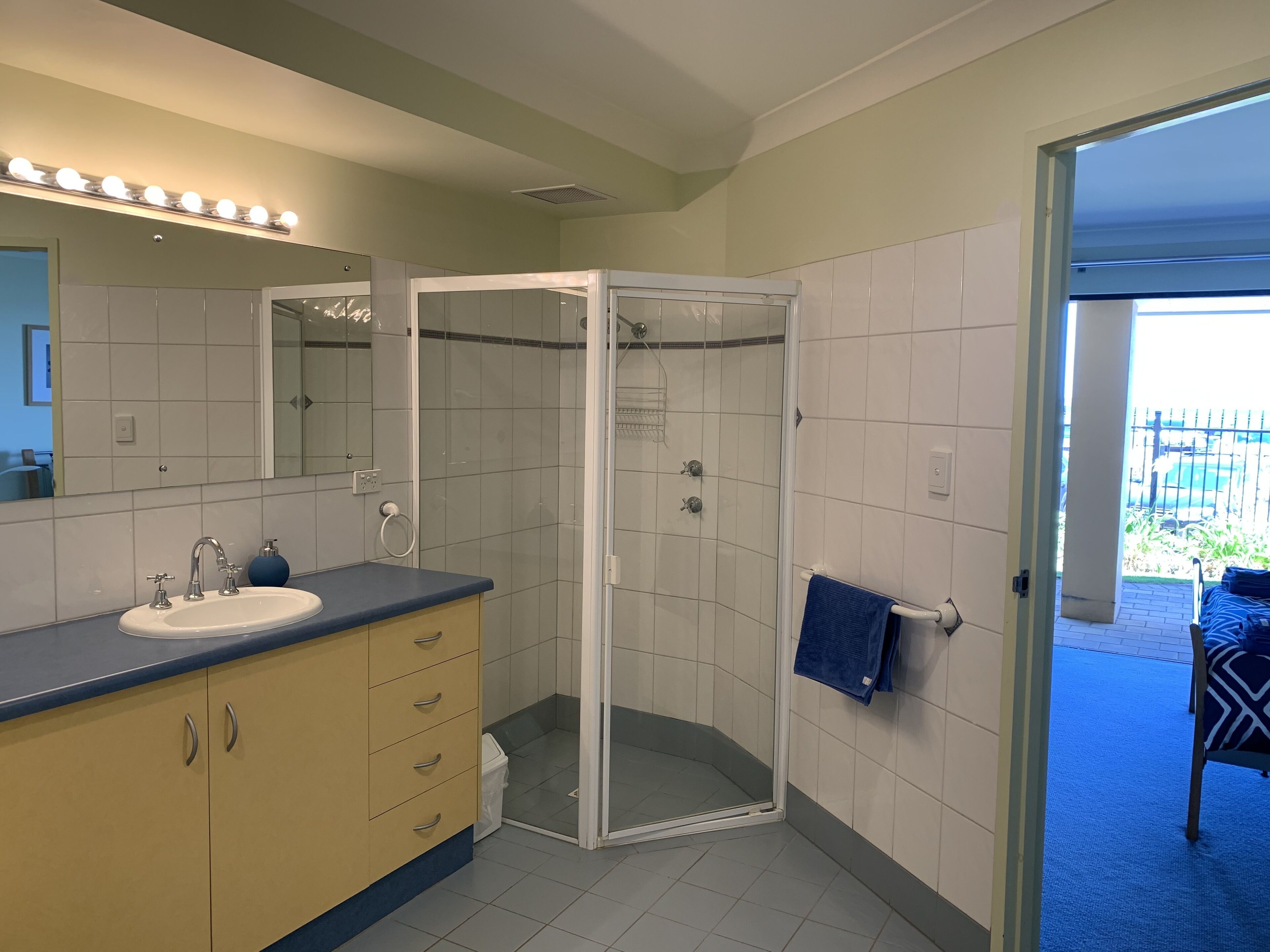 Moana Beach Apartment  - The Esplanade — image 17