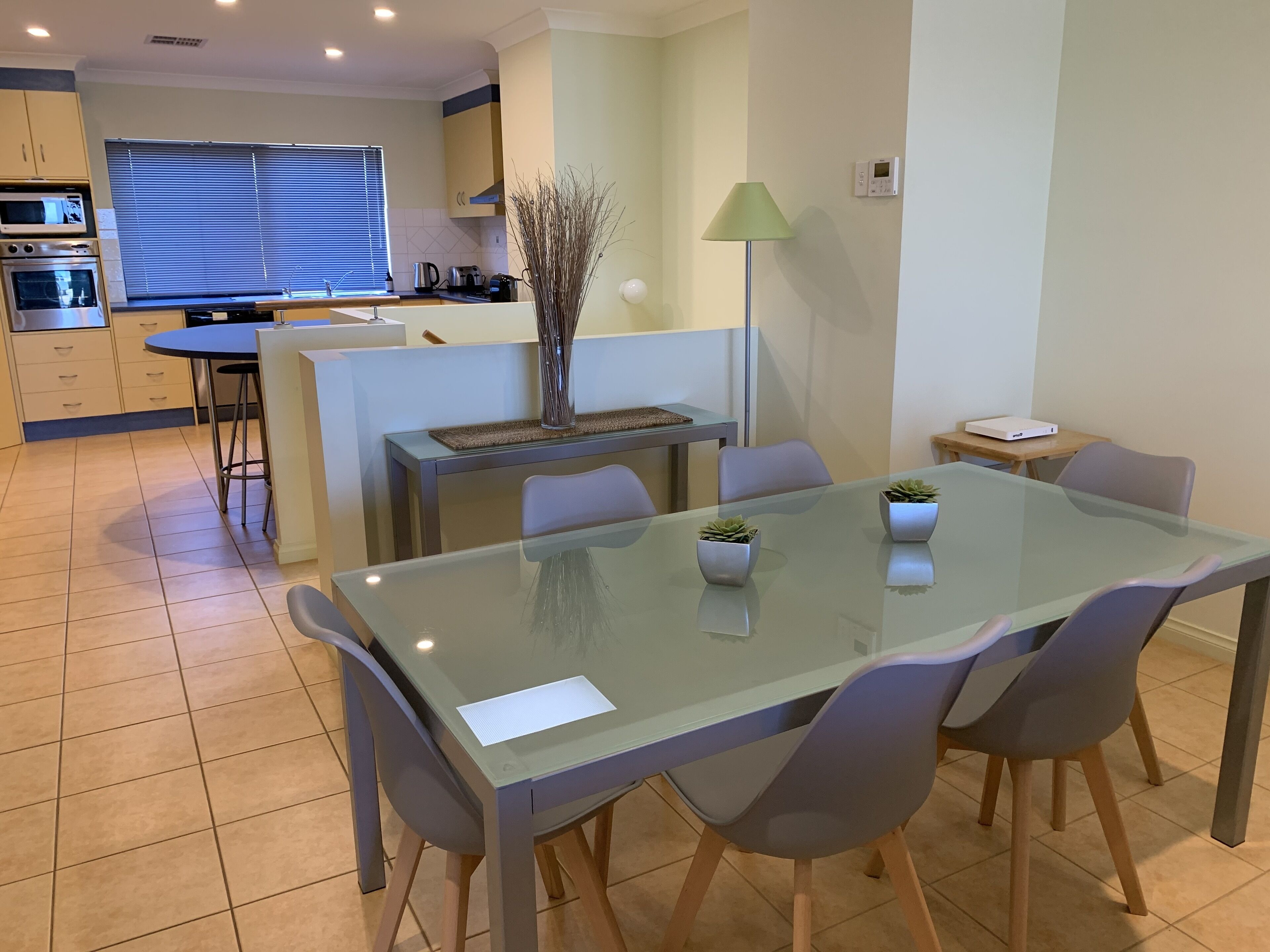 Moana Beach Apartment  - The Esplanade — image 9