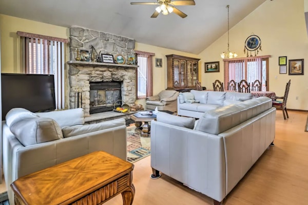 Smart TV, fireplace, DVD player, table tennis