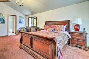 3 bedrooms, iron/ironing board, free WiFi, bed sheets - 112 jets hot tub, wood fireplace, A/C, sauna, strong Wi-Fi (Bushkill)