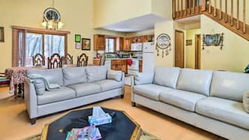 Smart TV, fireplace, DVD player, ping pong
