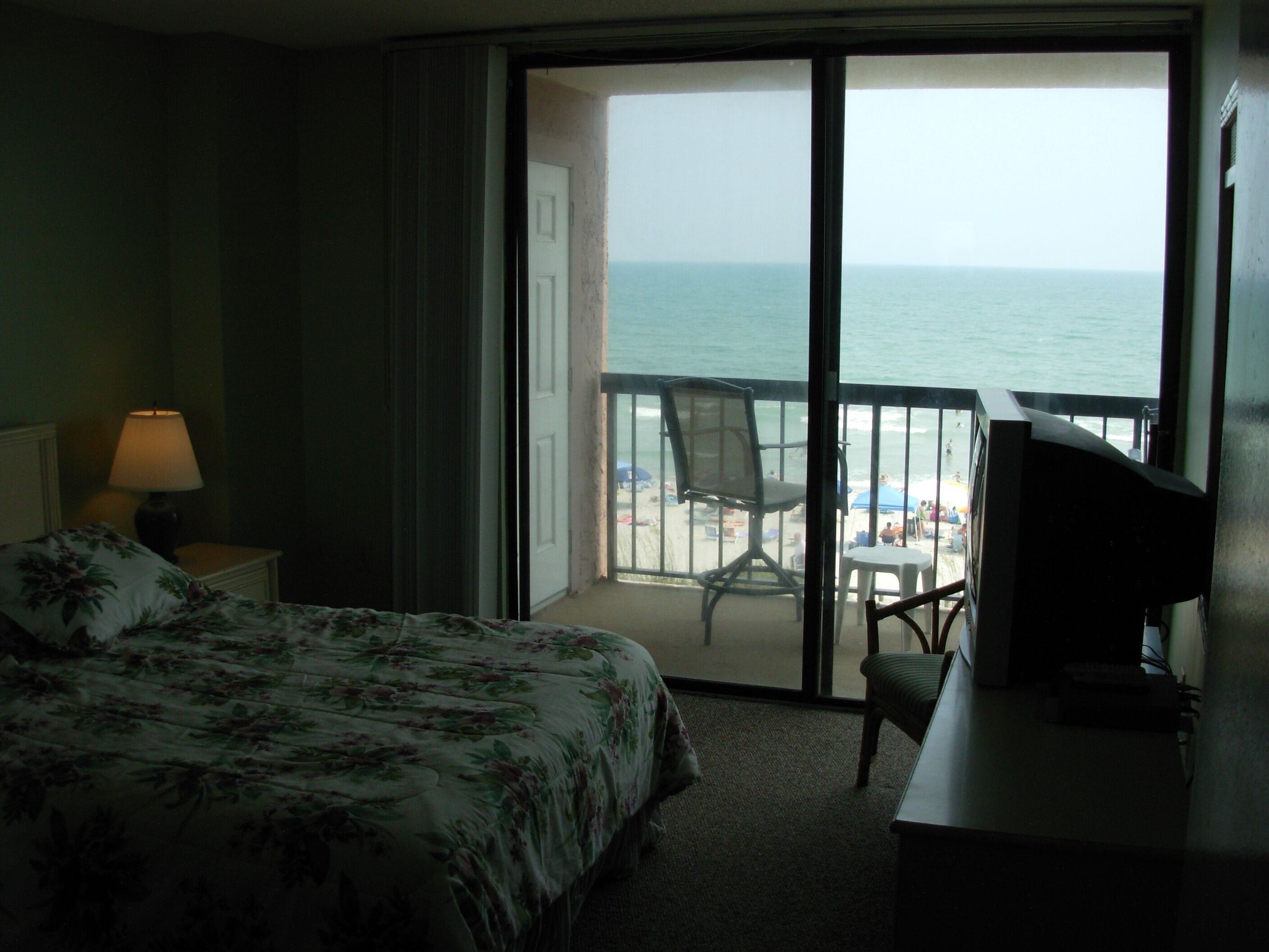INCREDIBLE OCEANFRONT VIEWS FROM THE LIVING ROOM AND MASTER BEDROOM!!!!
