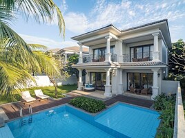 Private pool