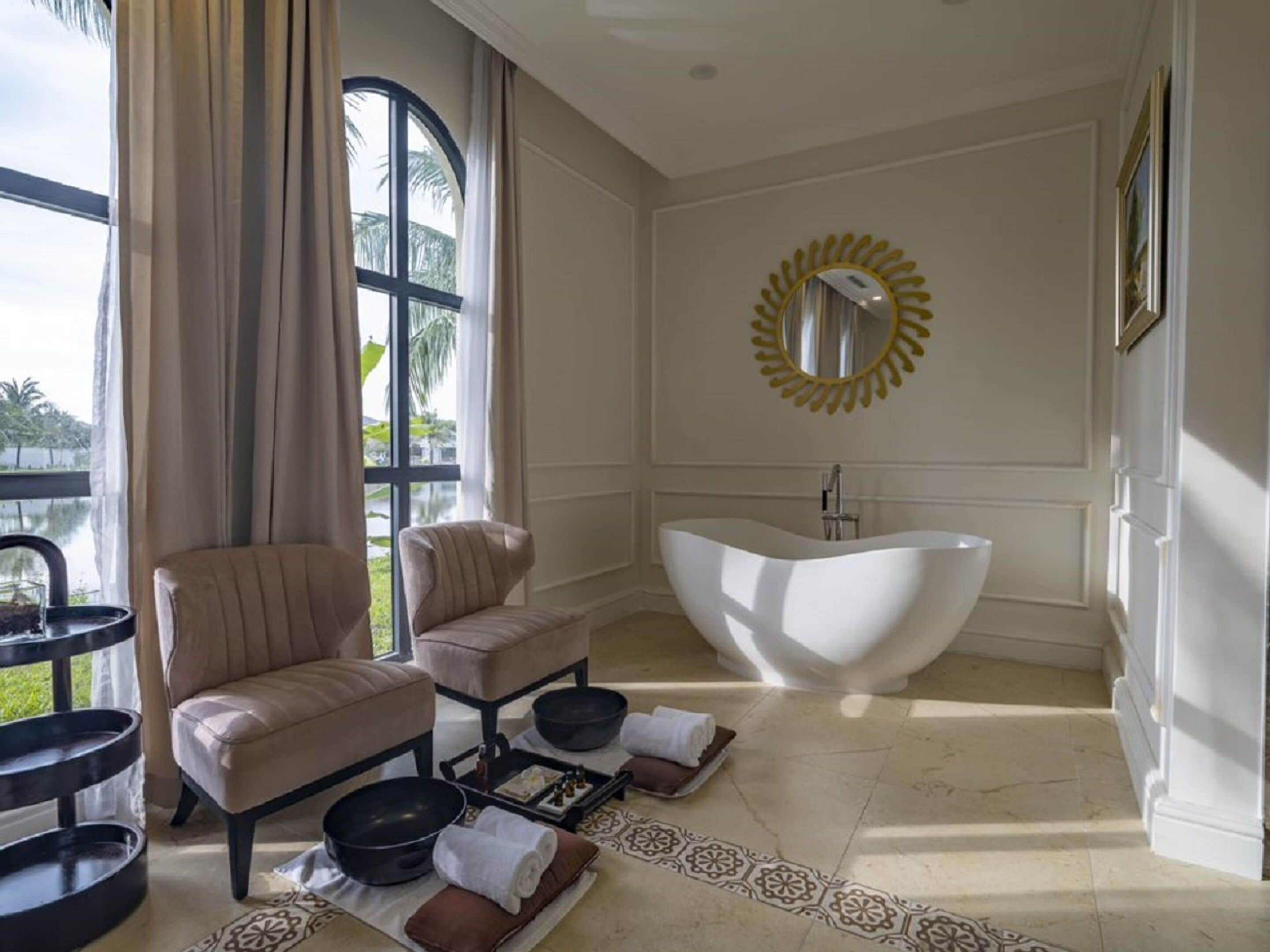 sauna, hot tub, steam room, body treatments, hot stone massages