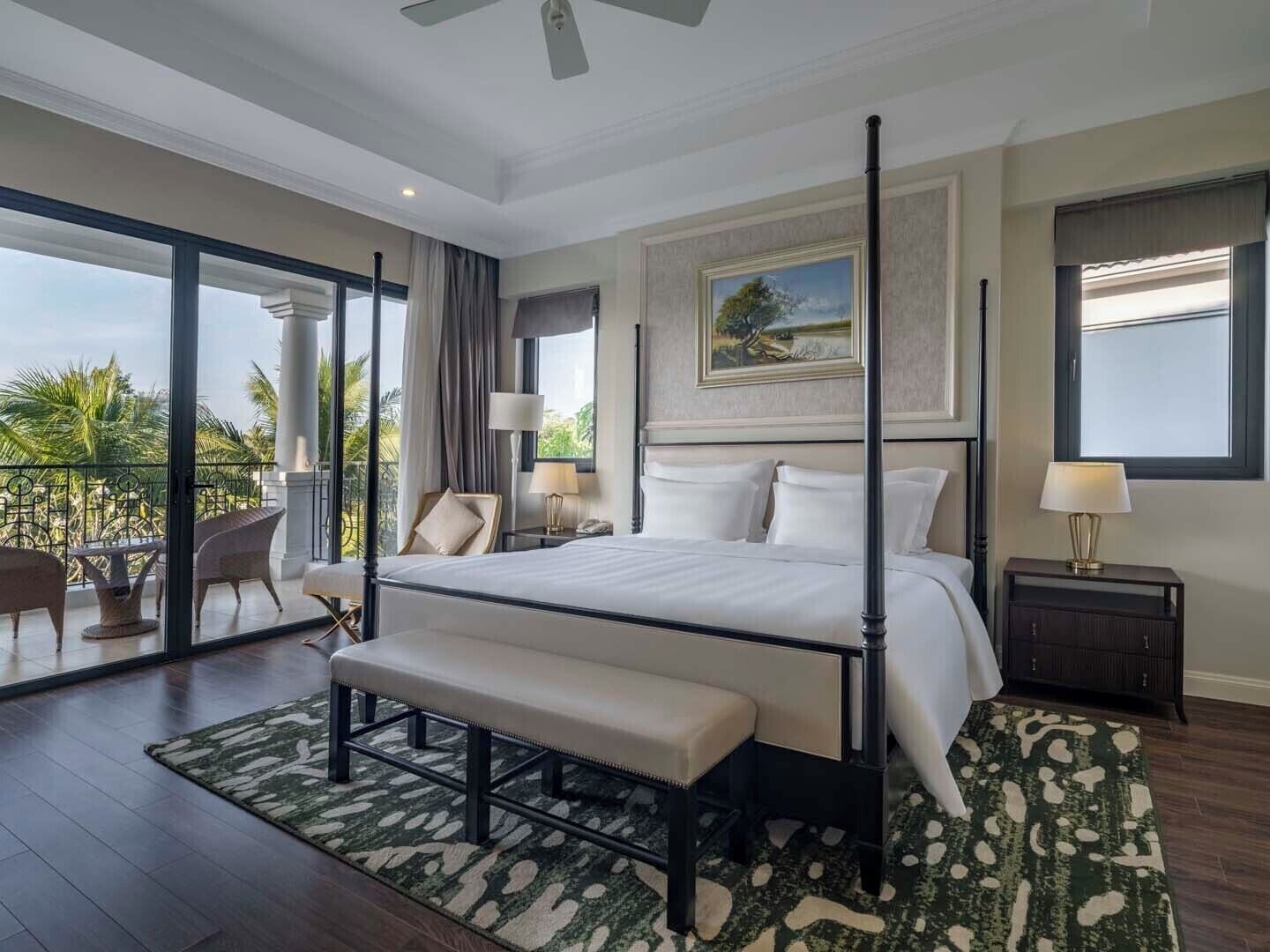 2 bedrooms, in-room safe, desk, blackout curtains