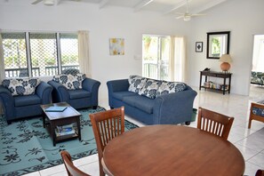 TV - Paere House, Snorkeling Heaven (Tikioki Beach)