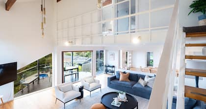 Bay Views From Drury Lane with Solar Heated Pool and Gas Heated Spa