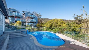 A heated pool - Bay Views From Drury Lane with Solar Heated Pool and Gas Heated Spa (Dromana)