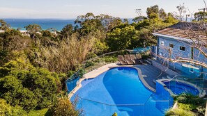 A heated pool - Bay Views From Drury Lane with Solar Heated Pool and Gas Heated Spa (Dromana)