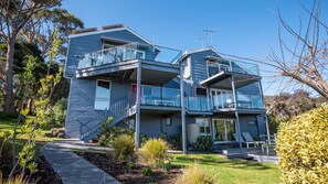 Exterior - Bay Views From Drury Lane with Solar Heated Pool and Gas Heated Spa (Dromana)