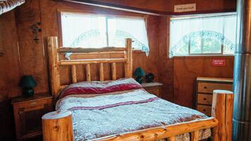 1 bedroom, bed sheets