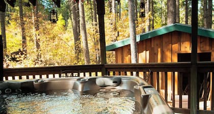 Romanttinen Wilderness Tree House