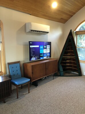 Interior - View Of Ocean on second story , Open Concept Living, Walk To Downtown.  A/C. (Eastport)