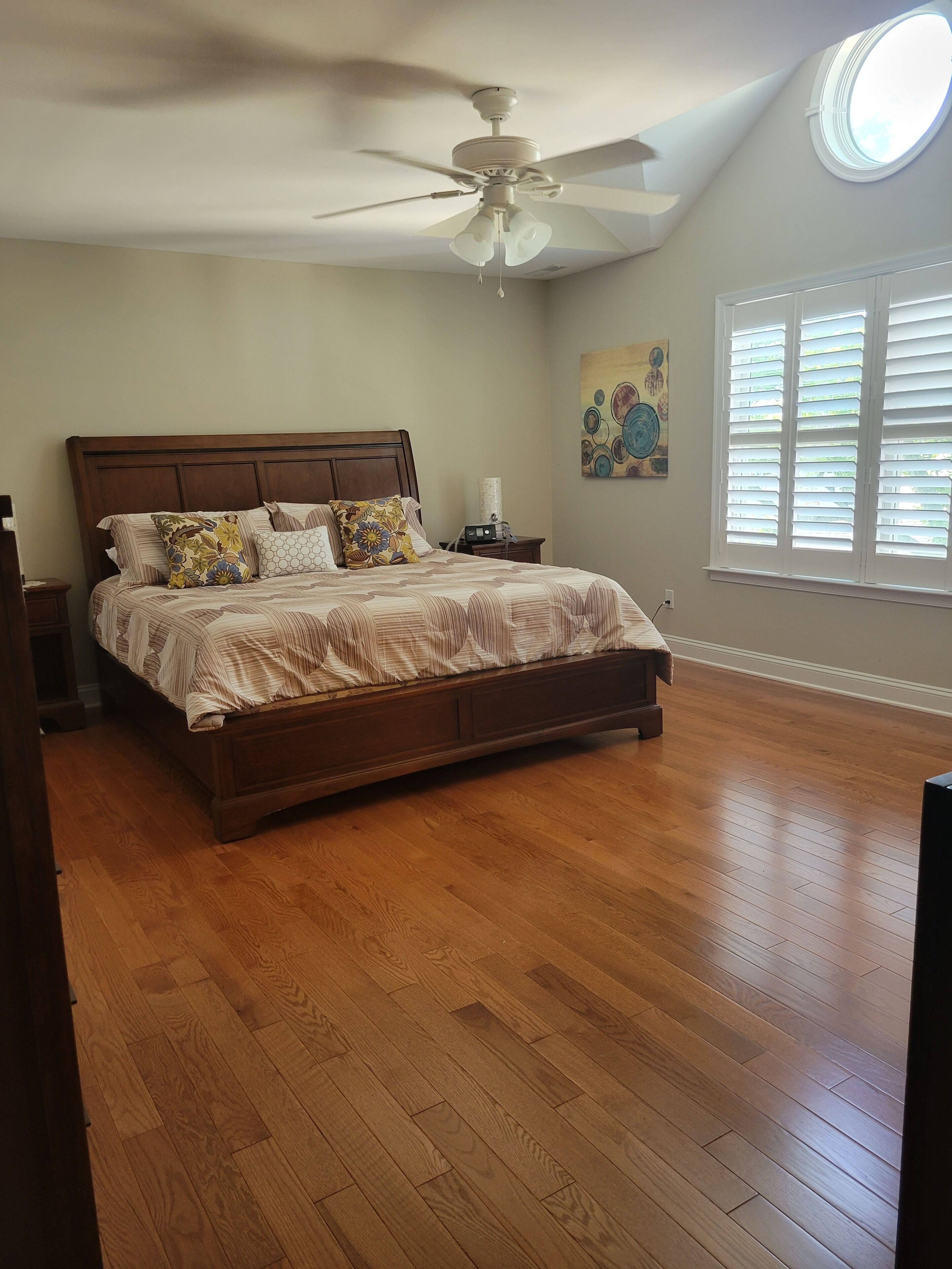 Immaculate 4 Bed, 3 1/2 Bath Home.!! Close To Town..