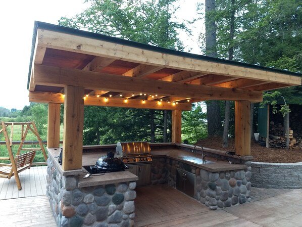 Terrace/patio - The Cabin ~ Relax ~ Year Around luxury Home w/ 4 Kayaks, 2 Canoes & Paddle Boat (Posen)