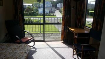 3 bedrooms, Internet, bed sheets, wheelchair access