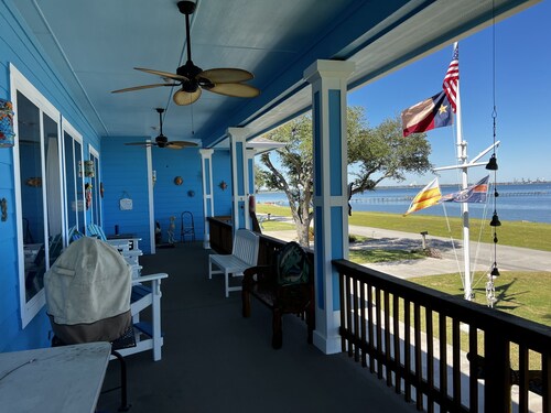 Dog friendly and beautiful waterfront guest house with Amenities