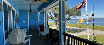 Dog friendly and beautiful waterfront guest house with Amenities