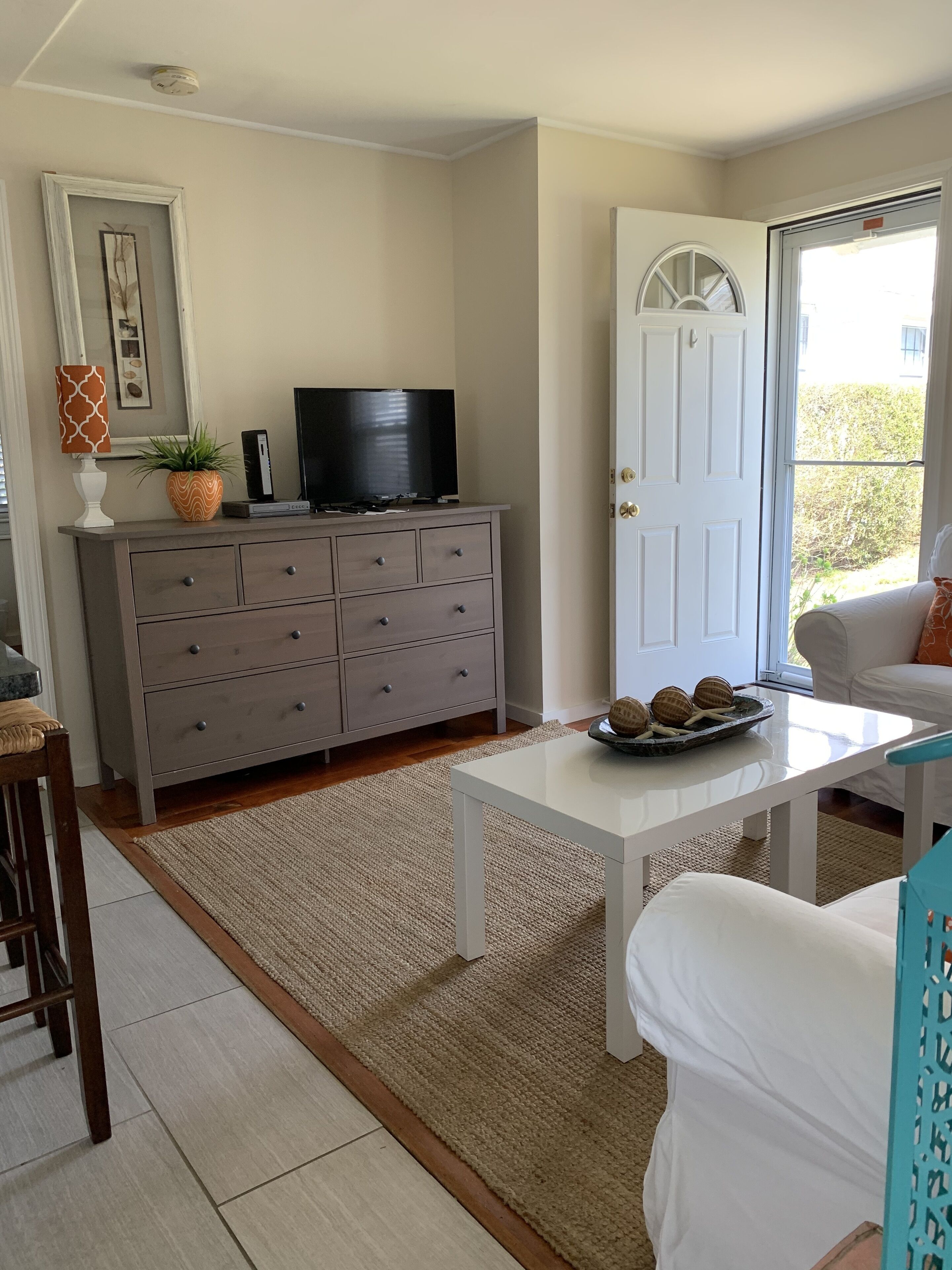 Beach Cottage Steps Away From Easton's (First) Beach