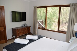 3 عدّة غرف نوم ومكواة/لوح كي وواي فاي مجانًا وملاءات أسرّة