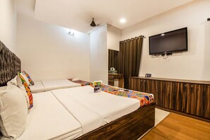 Habitación familiar, 1 cama King size, para no fumadores | Caja de seguridad en la habitación y wifi gratis