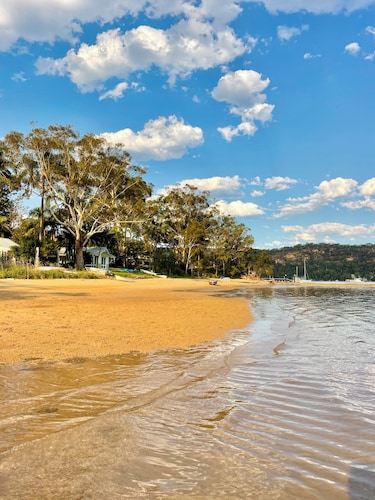 Die Beach Front bei Dangar Insel