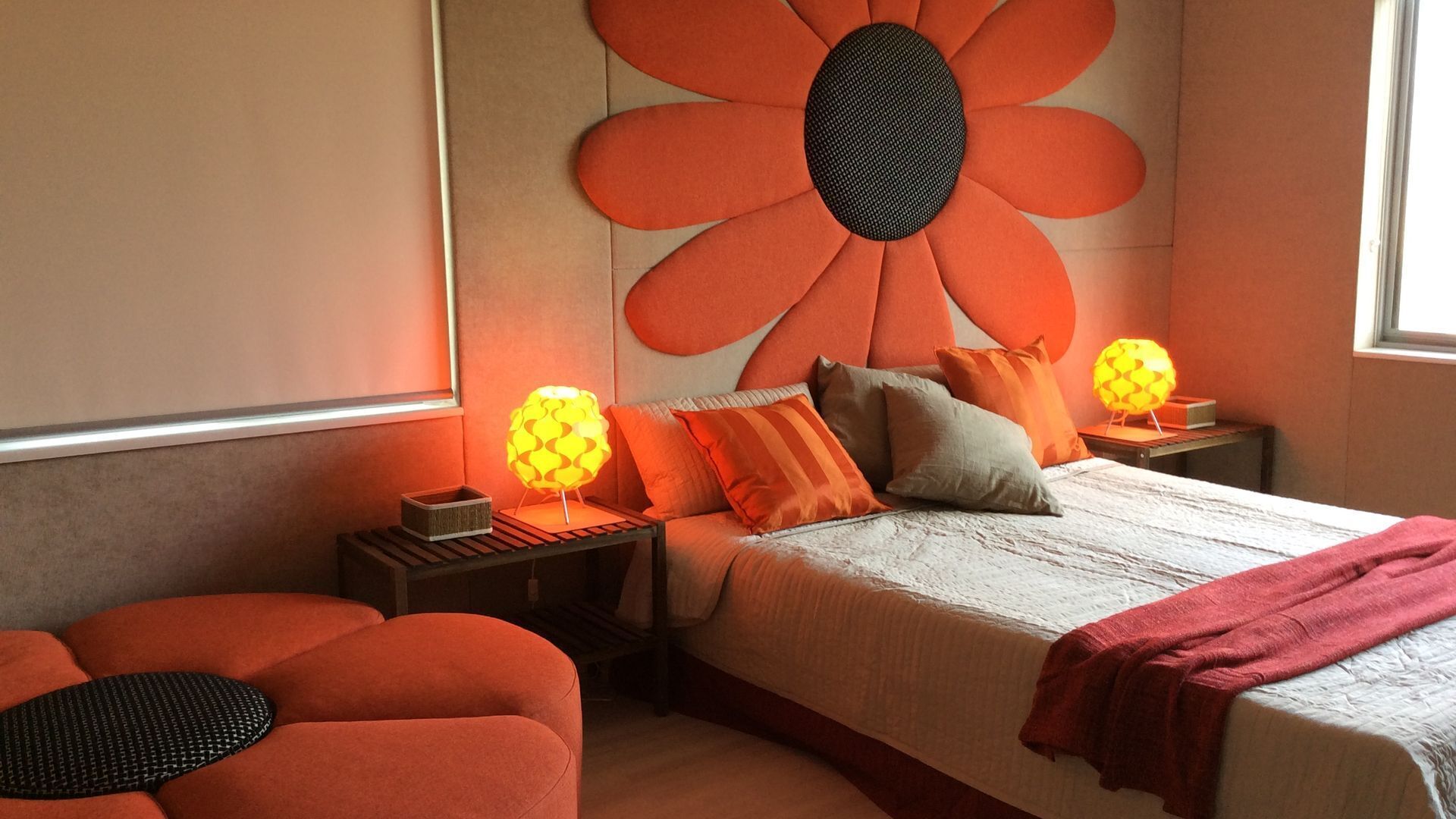 Twenty four Worthington @ GH - 4 minute walk to the beach!