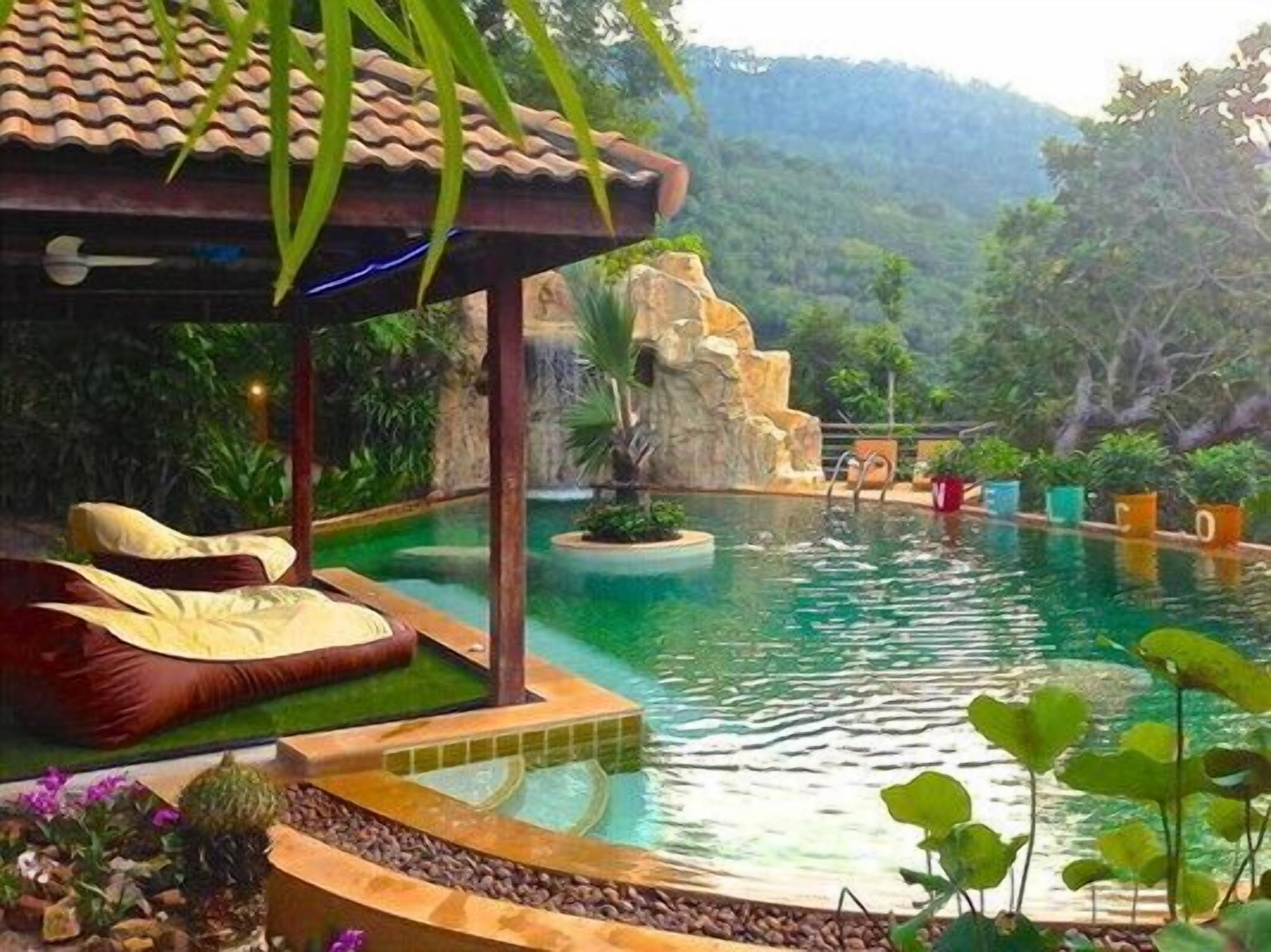3 Bedroomed seaview Castle Villa