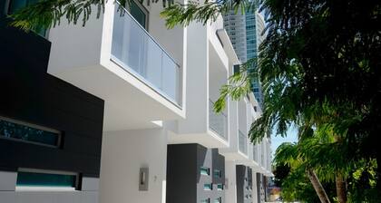 5 star townhouse on 2110 Brickell Avenue (#2)