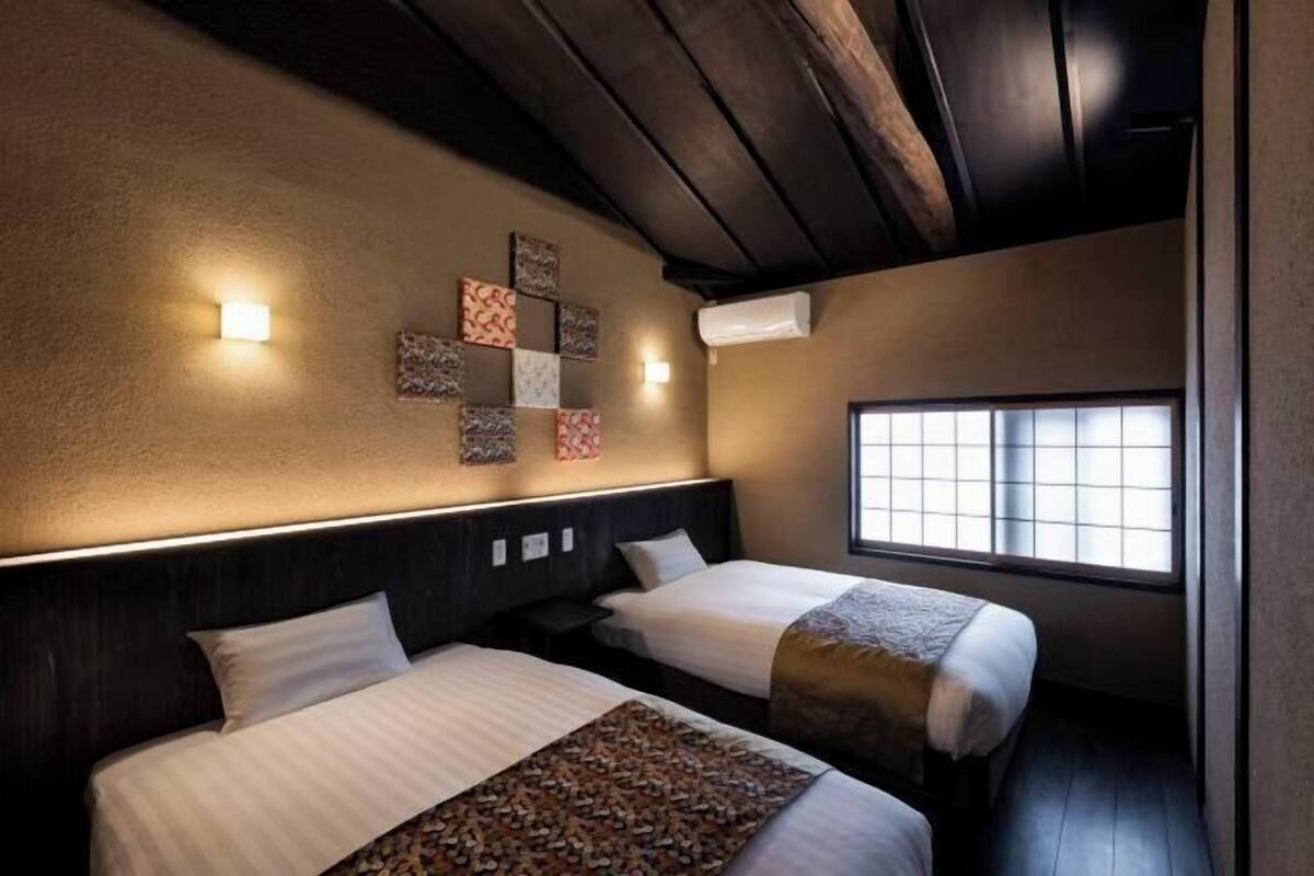 In-room safe, desk, iron/ironing board, WiFi (free)