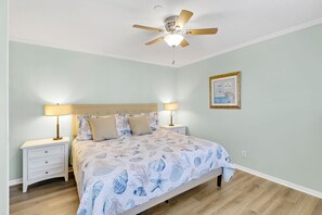 2 slaapkamers, een strijkplank/strijkijzer, gratis wifi, beddengoed