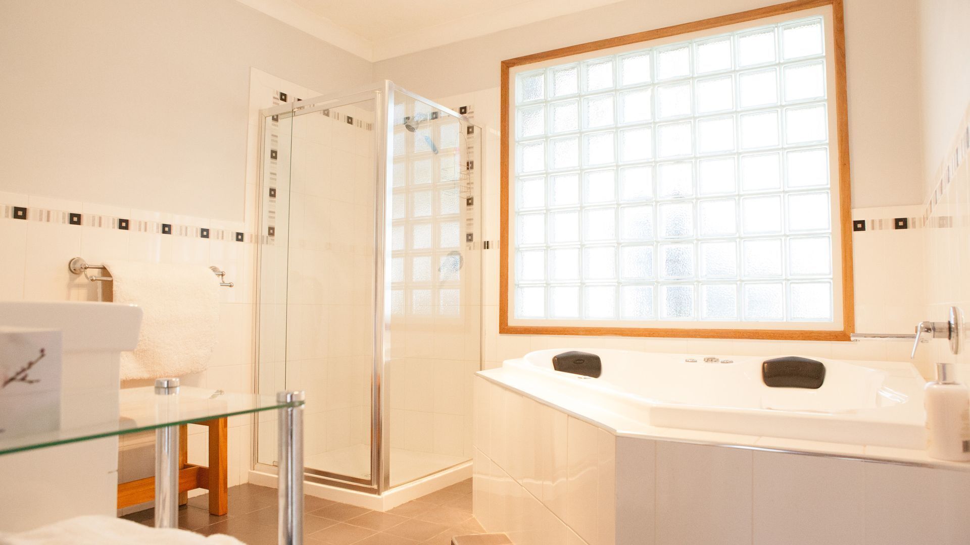 Bluebird Cottage Barossa escape — image 7