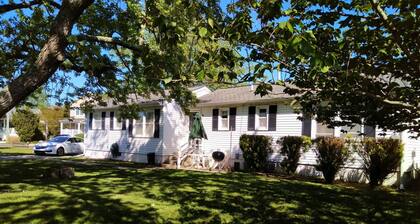 Family-Friendly. Easy Bike ride or Stroll to beach. Great Monthly Fall Rates!