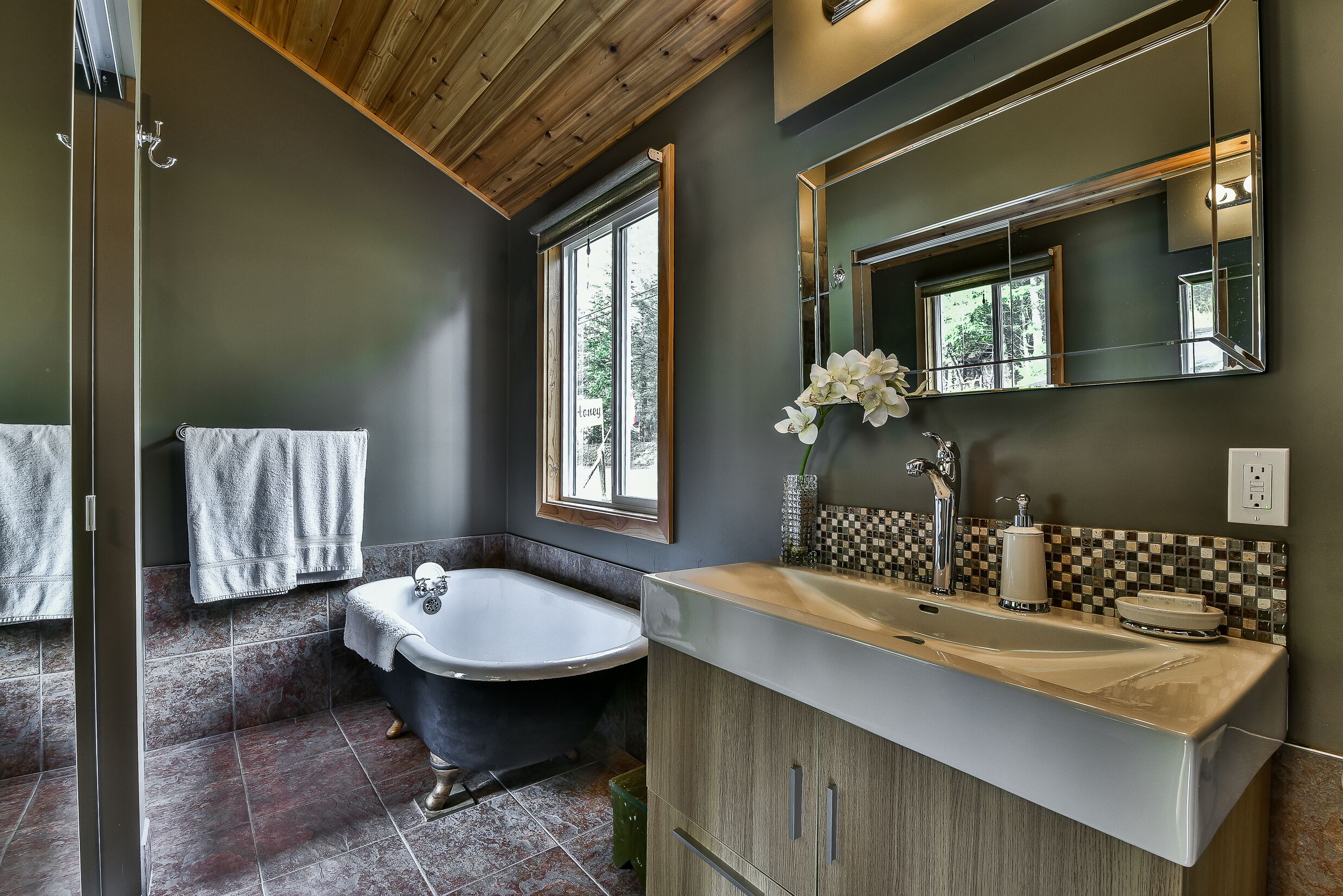 Harrison Charming Country Cottage