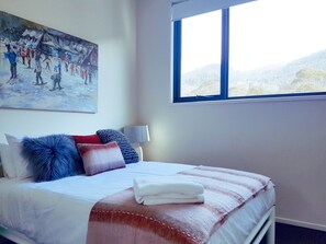 2 室のベッドルーム、アイロン / アイロン台、旅行用ベビーベッド、WiFi (無料)