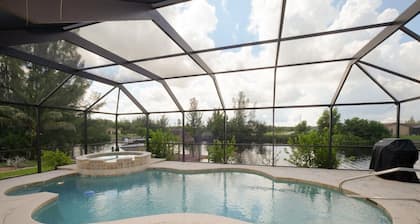 Waterfront Villa Cortona, Persianlahden pääsy, lämmitetty uima-allas / Spa, 4 makuuhuonetta, vuodepaikkoja 8