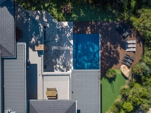 Indoor pool, pool loungers
