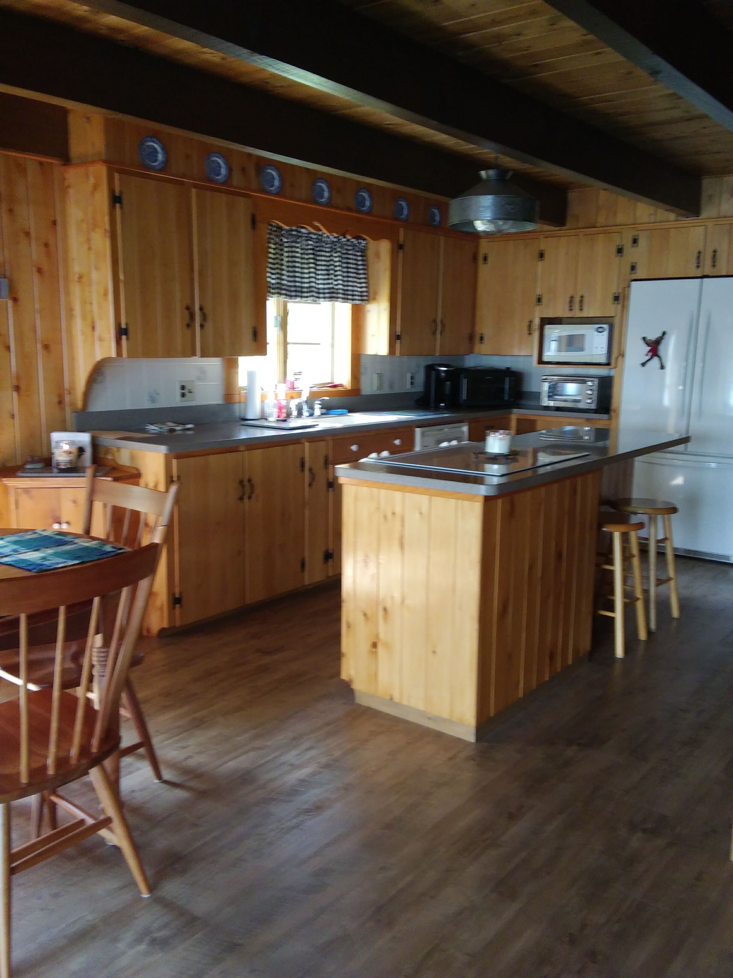 Calming Lakefront Home on Island Pond - Boaters & Snowmobiliers Dream